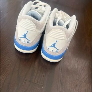 Air Jordan Retro 3 - White and Light Blue